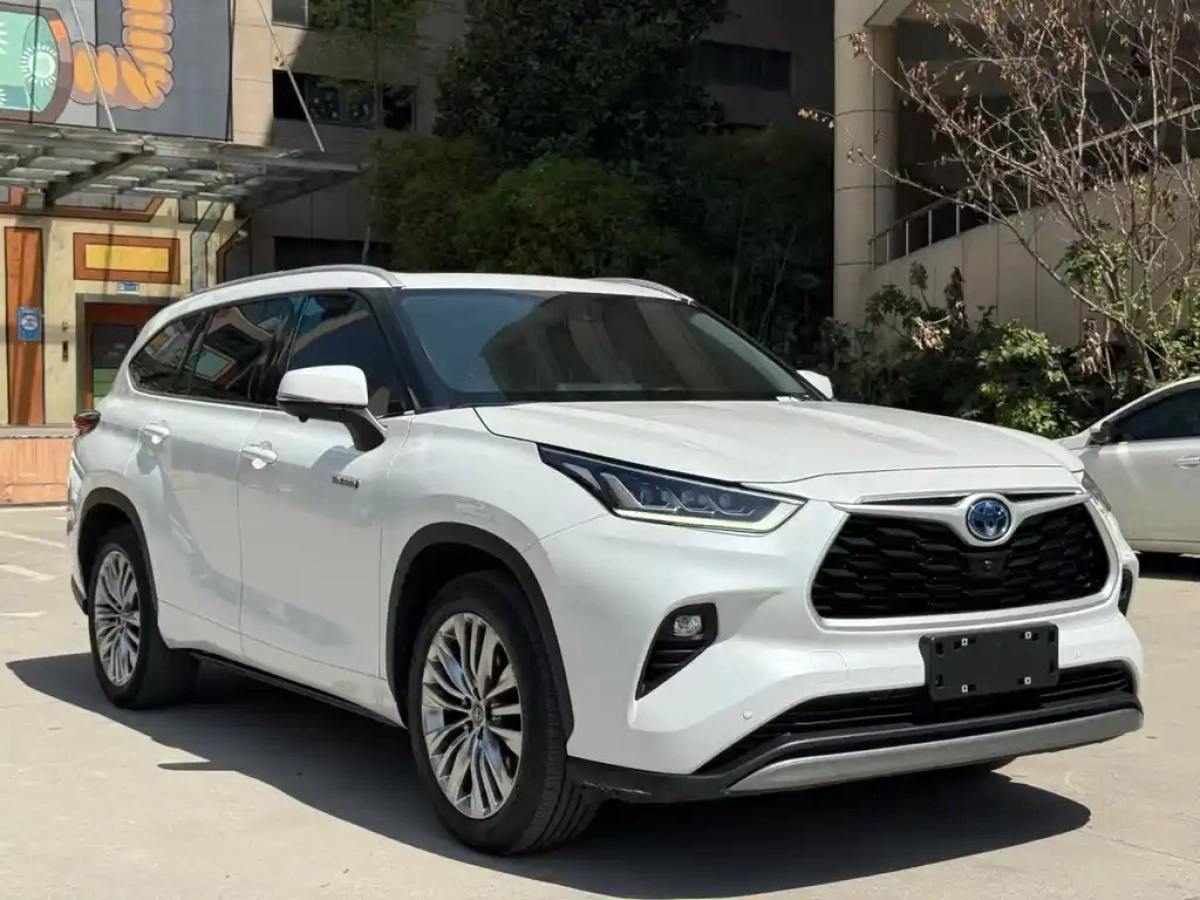 TOYOTA HIGHLANDER