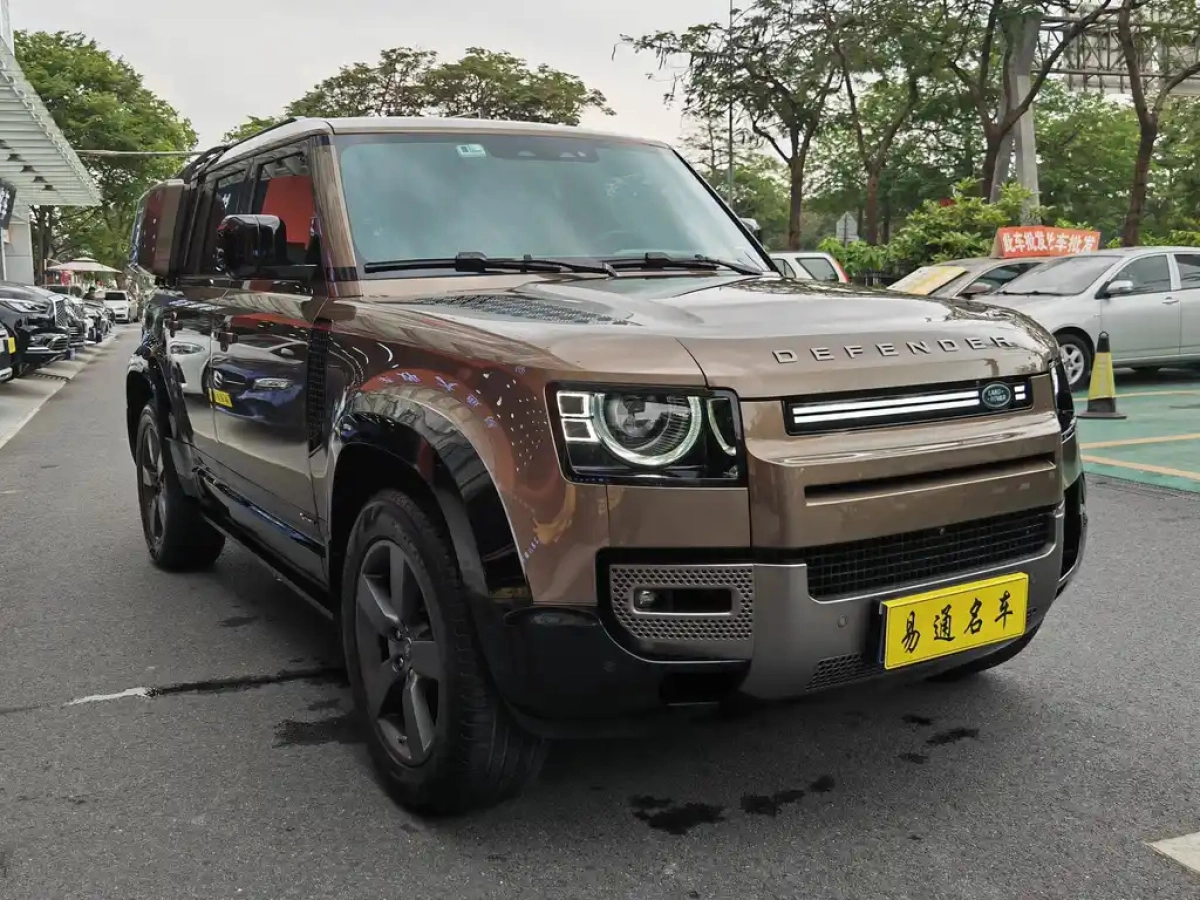 LAND ROVER DEFENDER