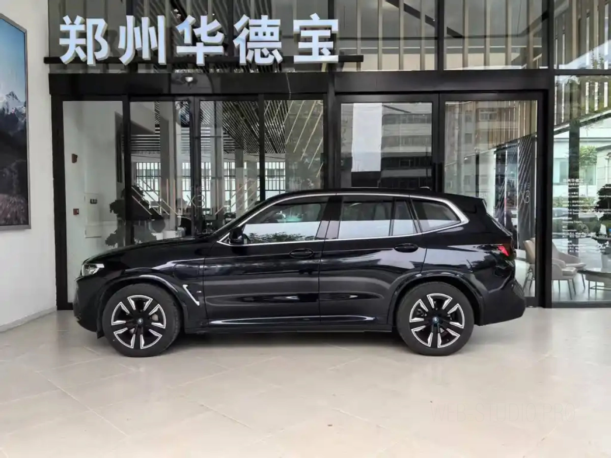 BMW IX3