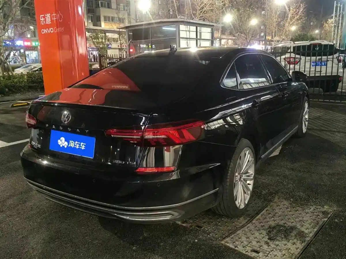 VOLKSWAGEN PASSAT