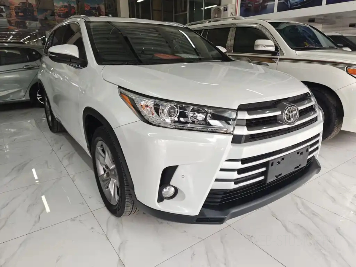 TOYOTA HIGHLANDER