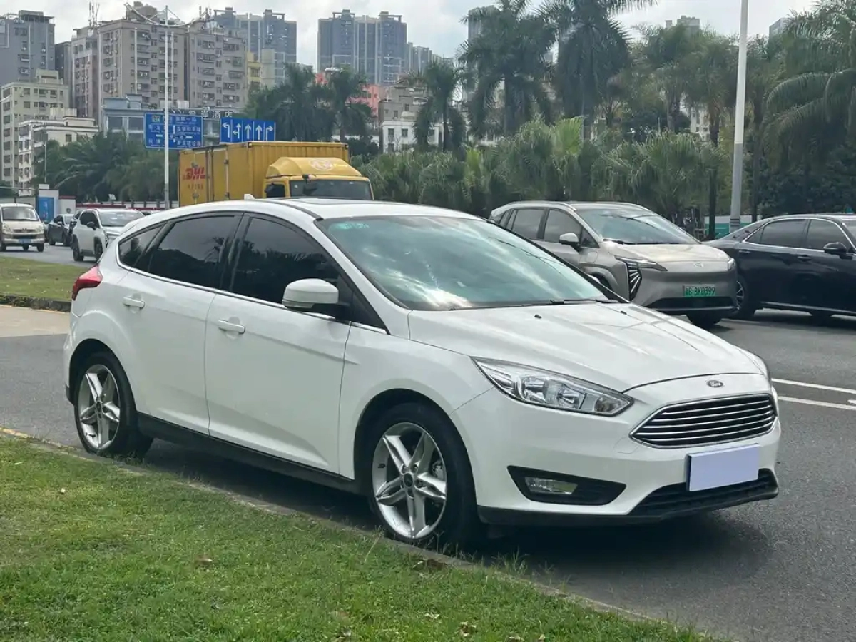 FORD FOCUS