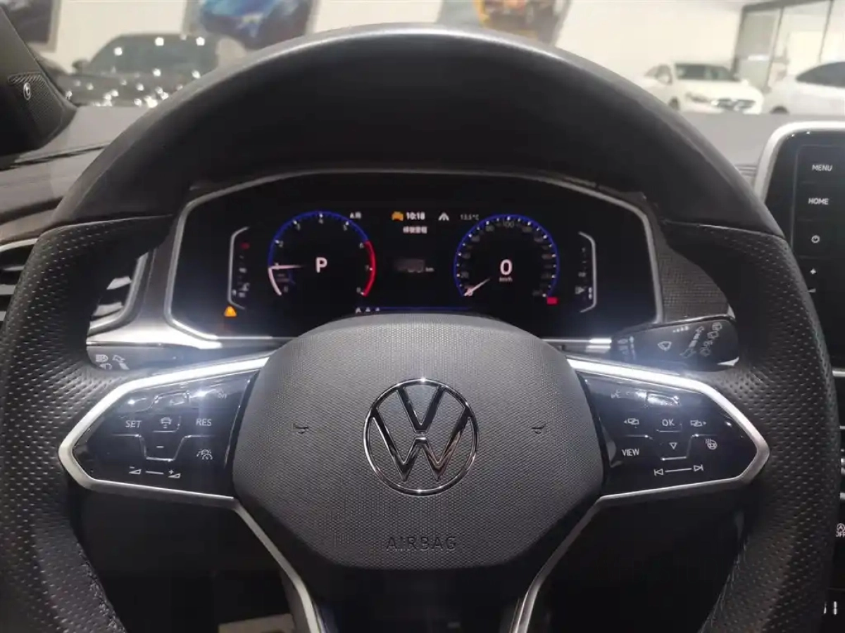 VOLKSWAGEN T-ROC TANGE