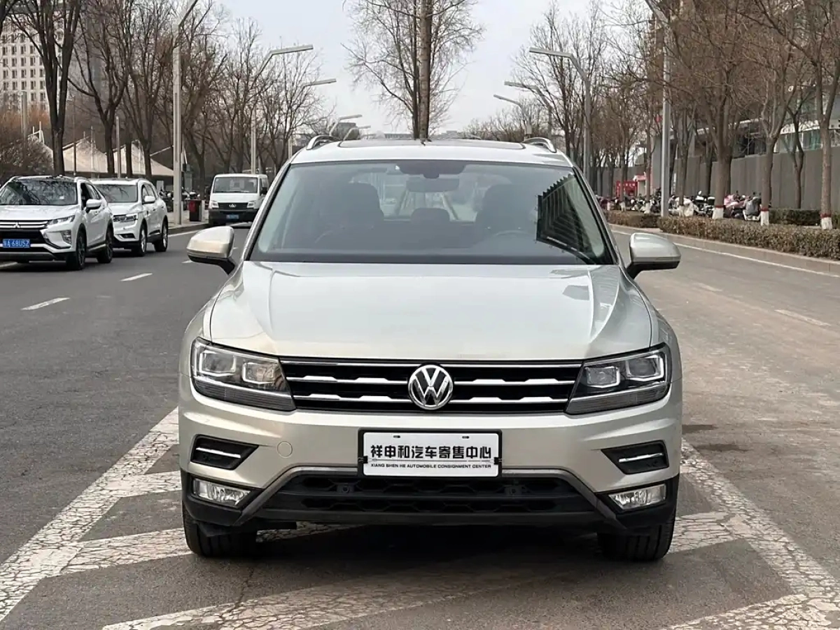 VOLKSWAGEN TIGUAN L
