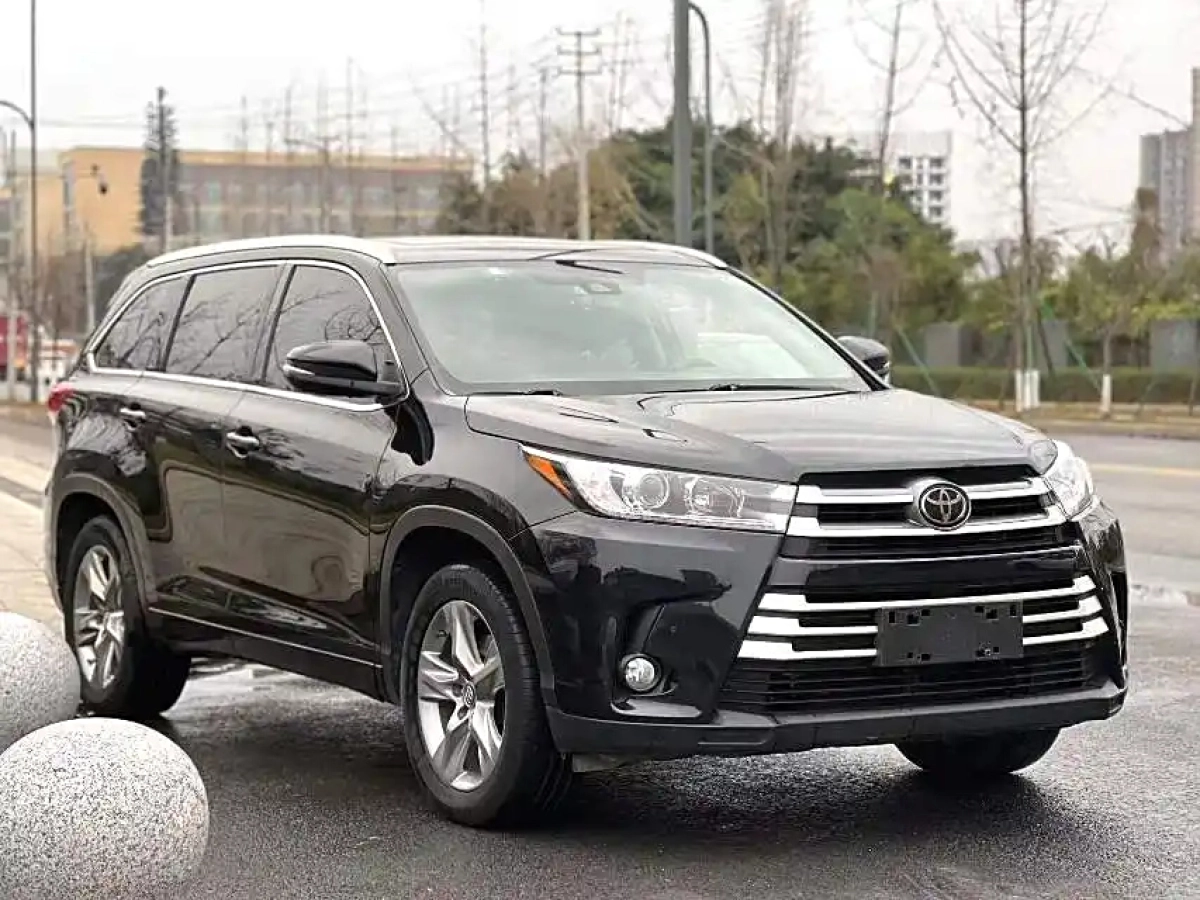 TOYOTA HIGHLANDER