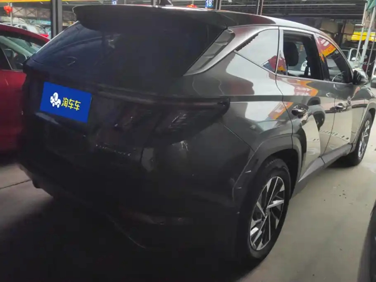 HYUNDAI TUCSON