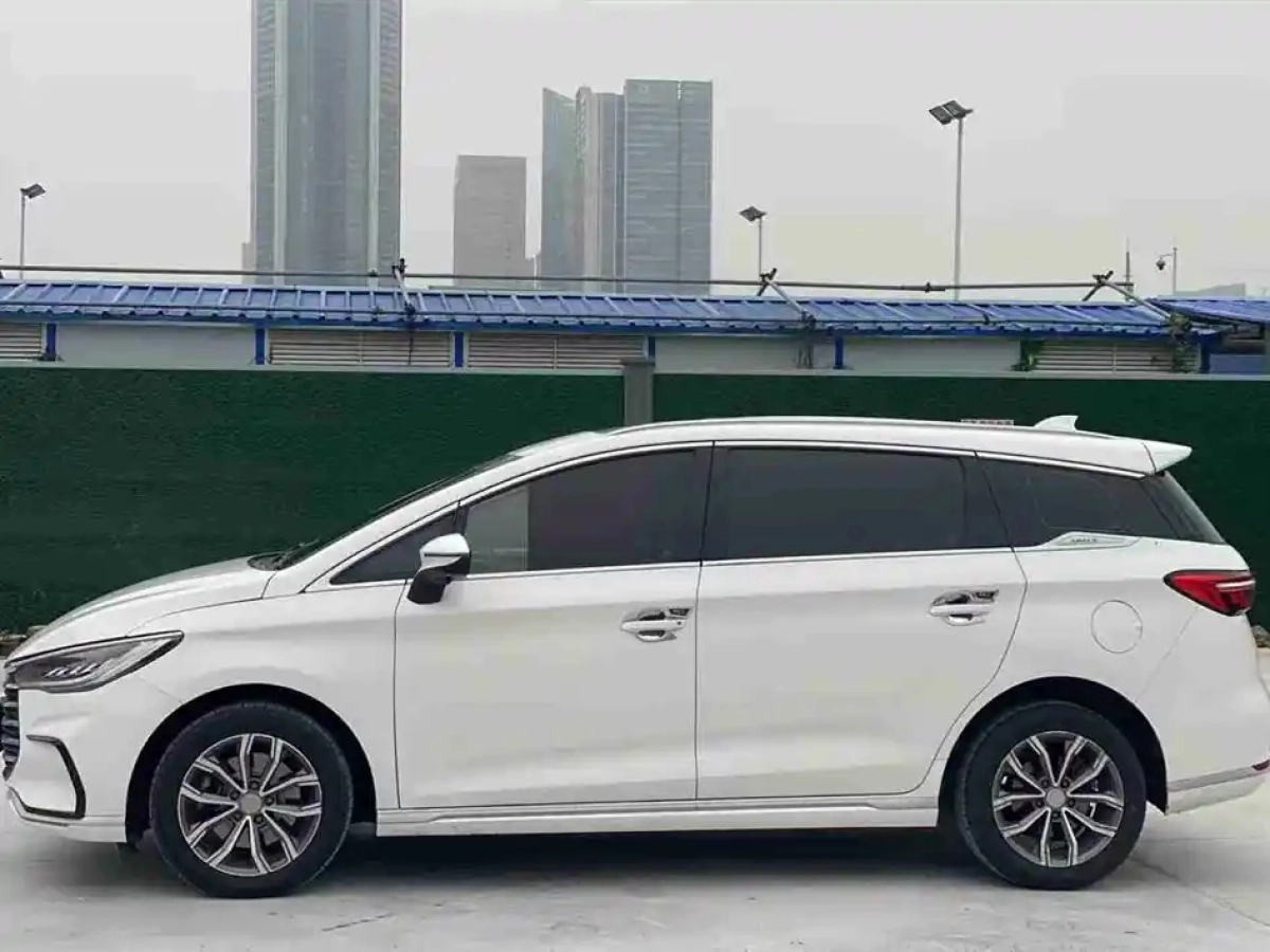 BYD SONG MAX