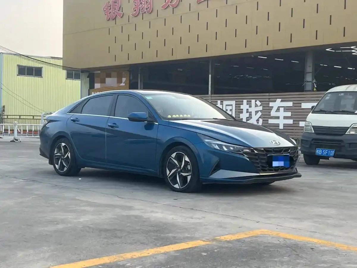 HYUNDAI ELANTRA