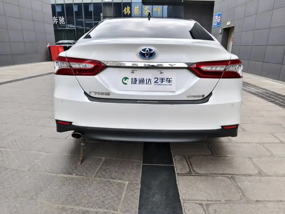 TOYOTA CAMRY