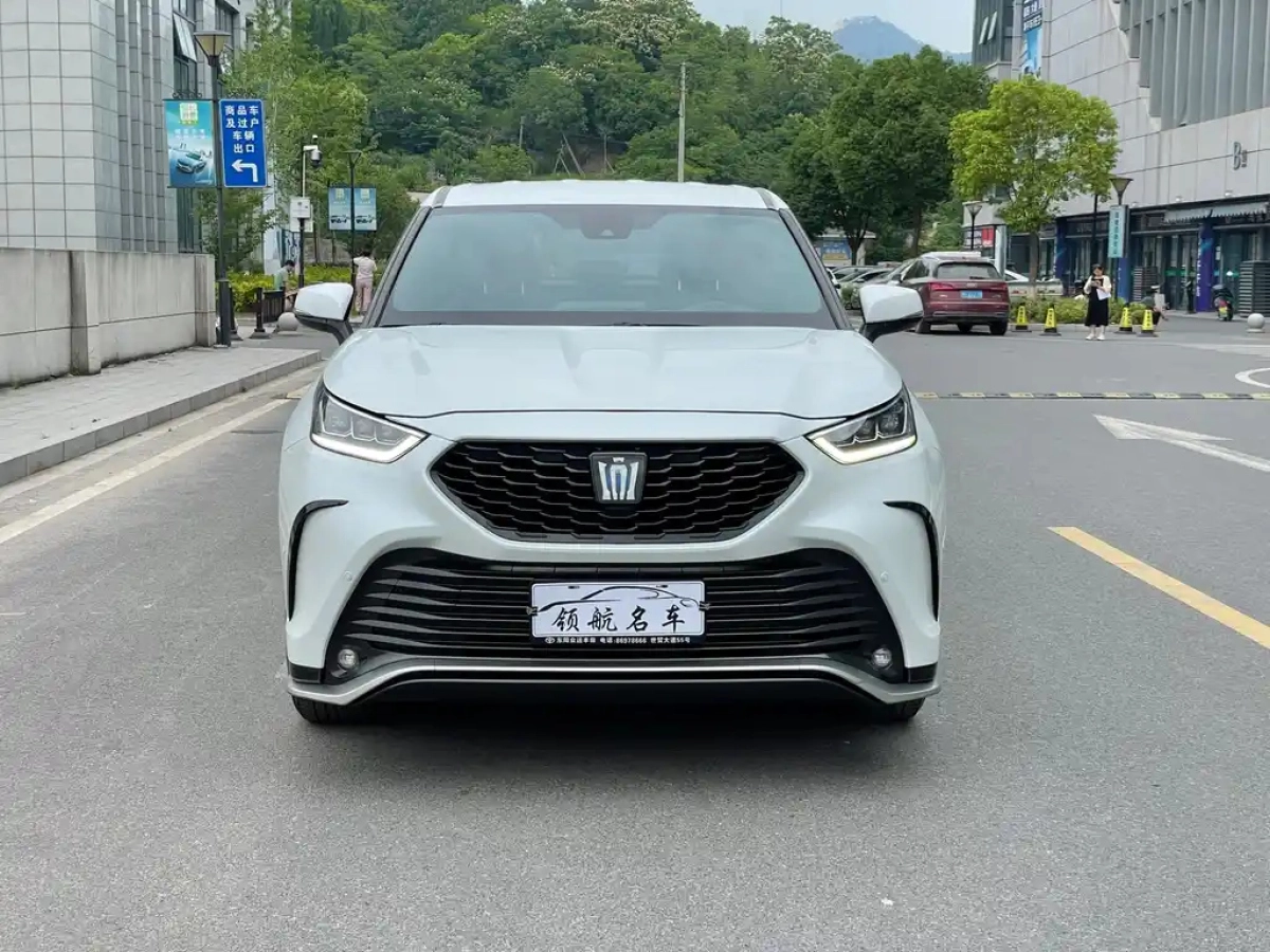 TOYOTA CROWN LUFANG