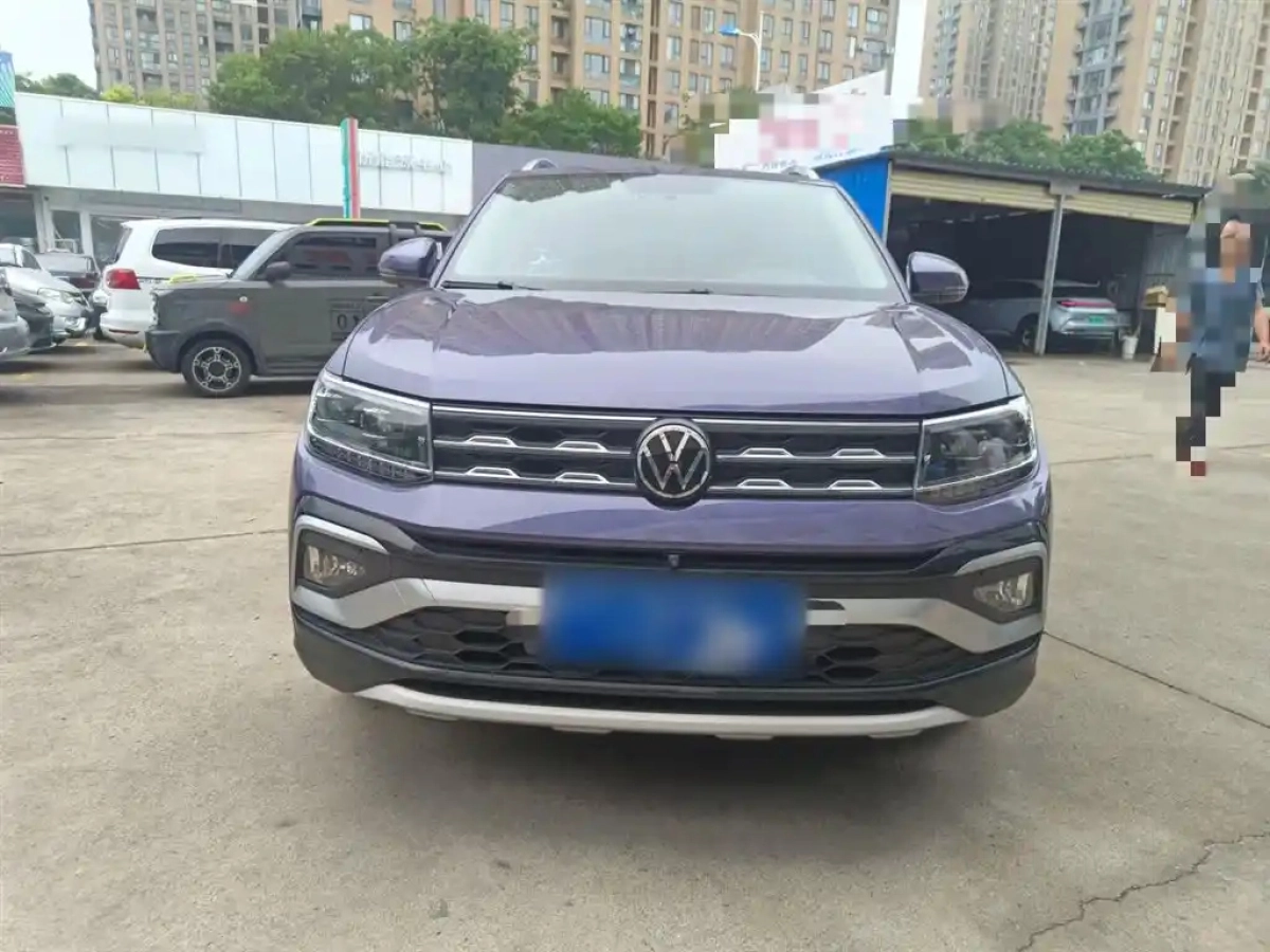 VOLKSWAGEN T-CROSS