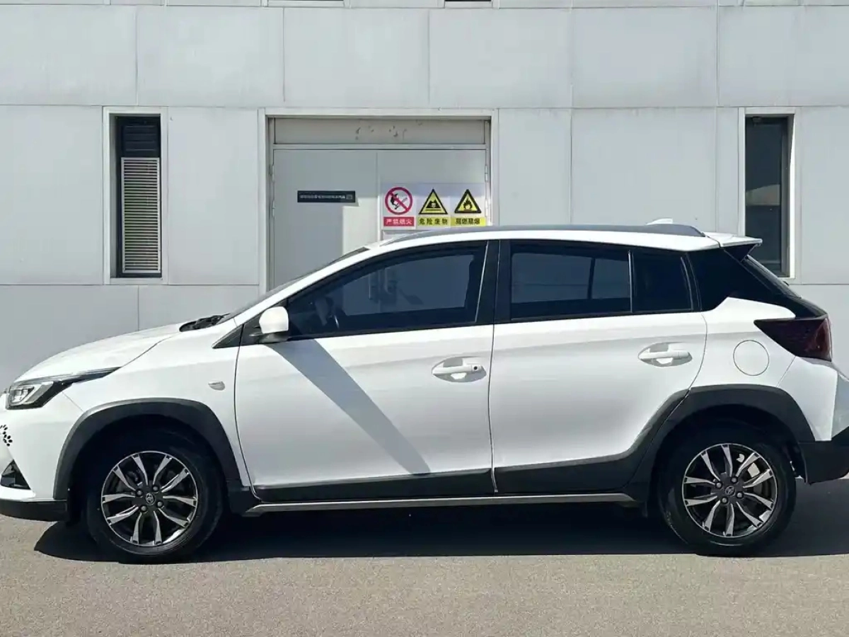 TOYOTA YARIS L DAZZLING