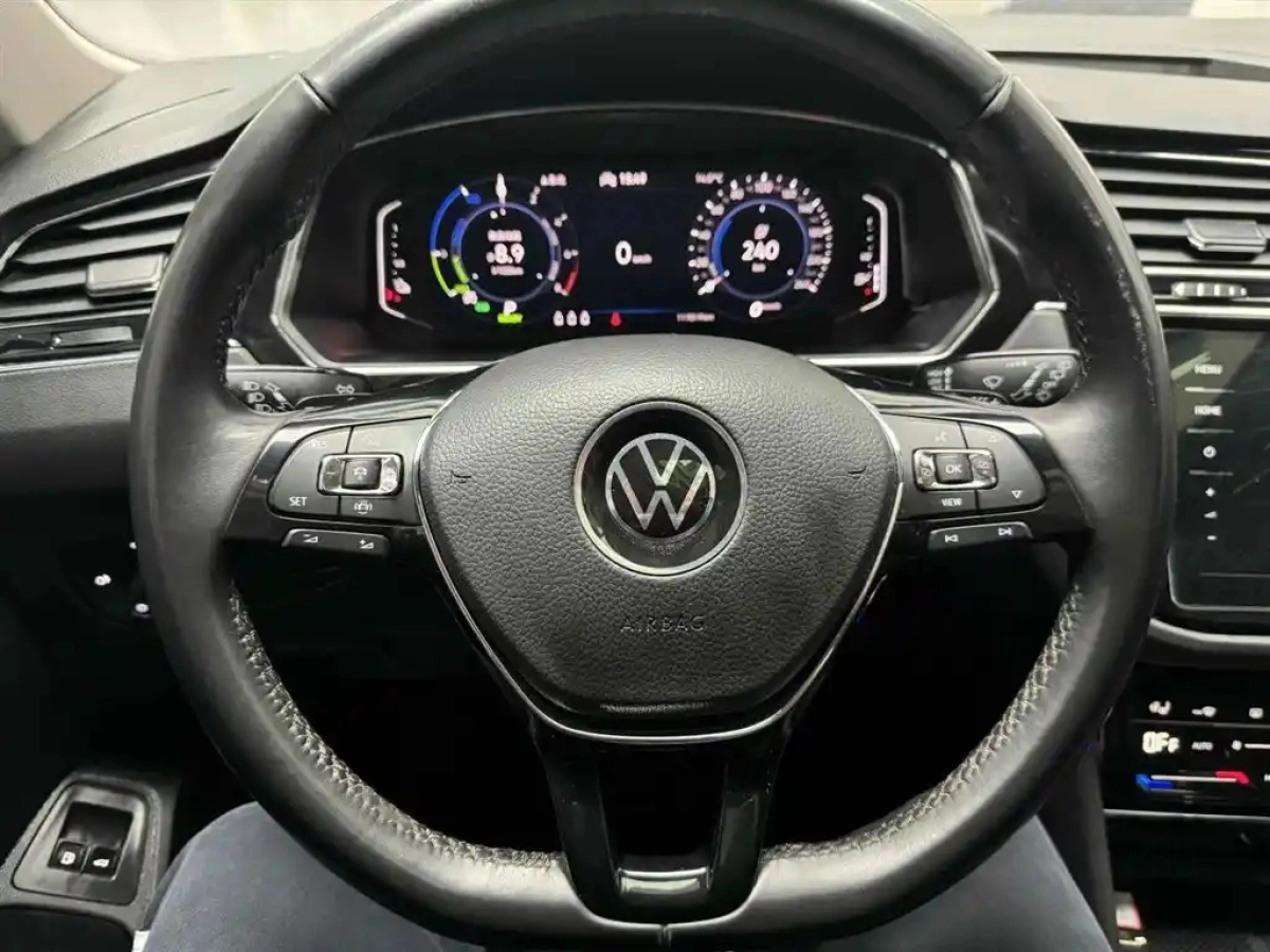 VOLKSWAGEN TIGUAN L NEW ENERGY