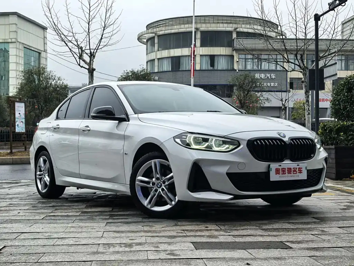 BMW 1-SERIES