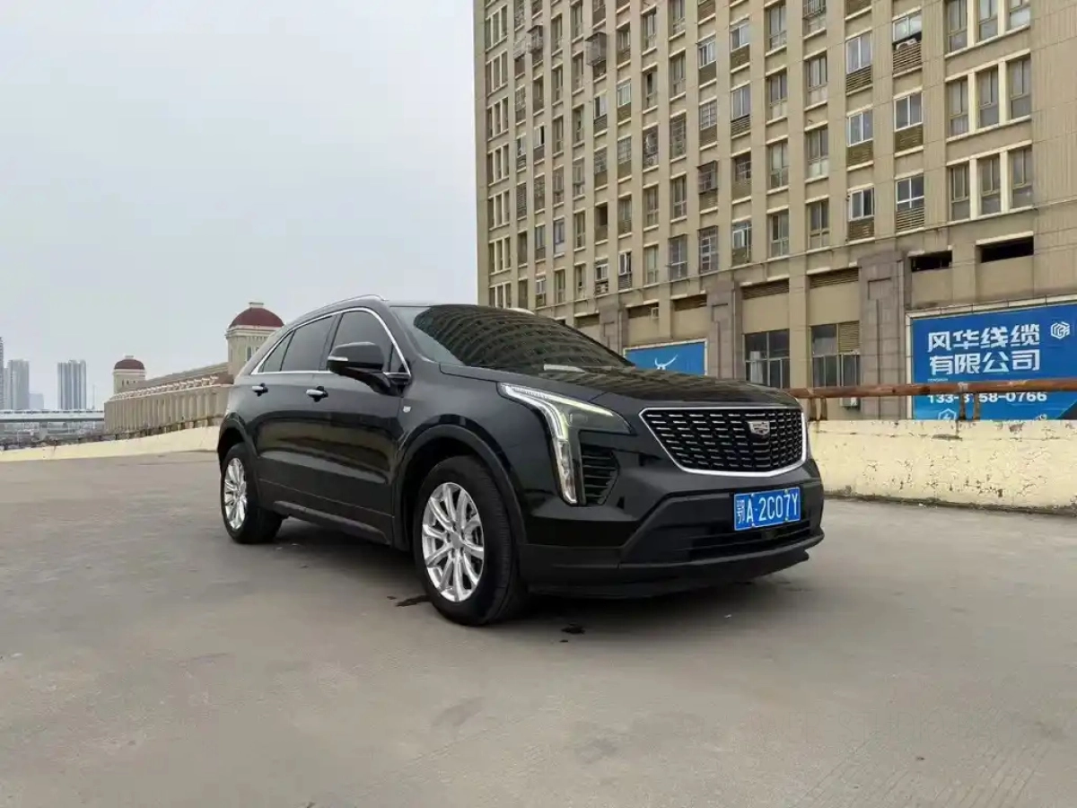CADILLAC XT4
