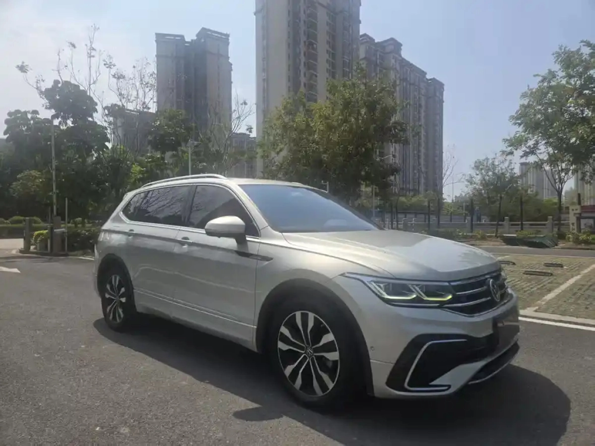 VOLKSWAGEN TIGUAN L