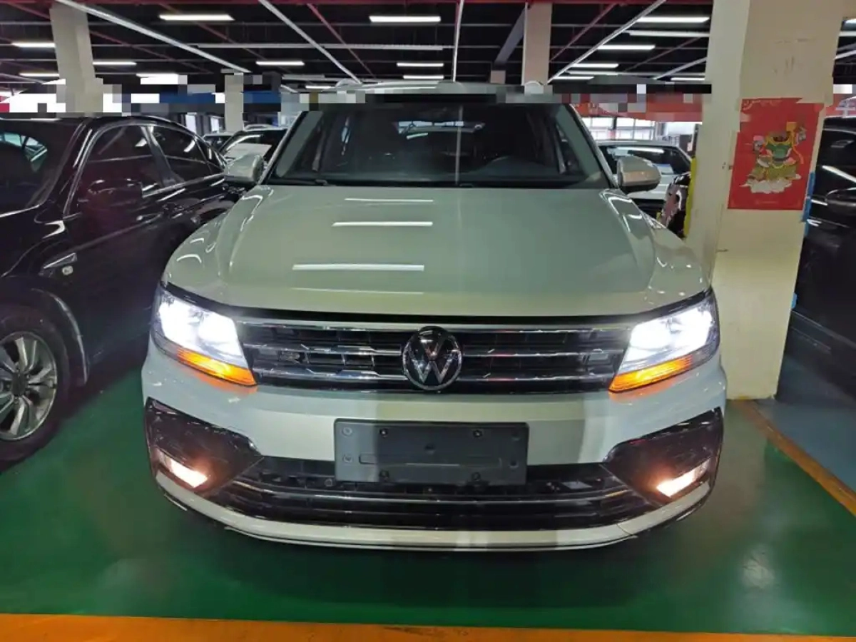 VOLKSWAGEN TIGUAN L