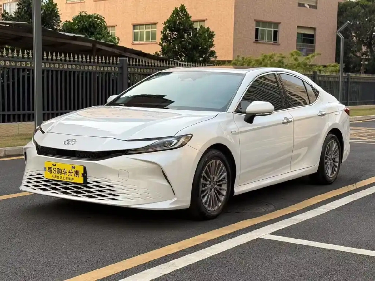 TOYOTA CAMRY