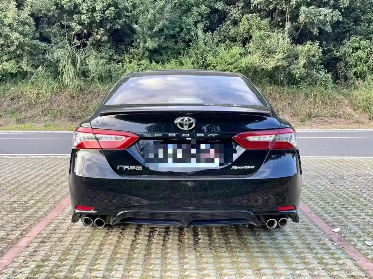 TOYOTA CAMRY