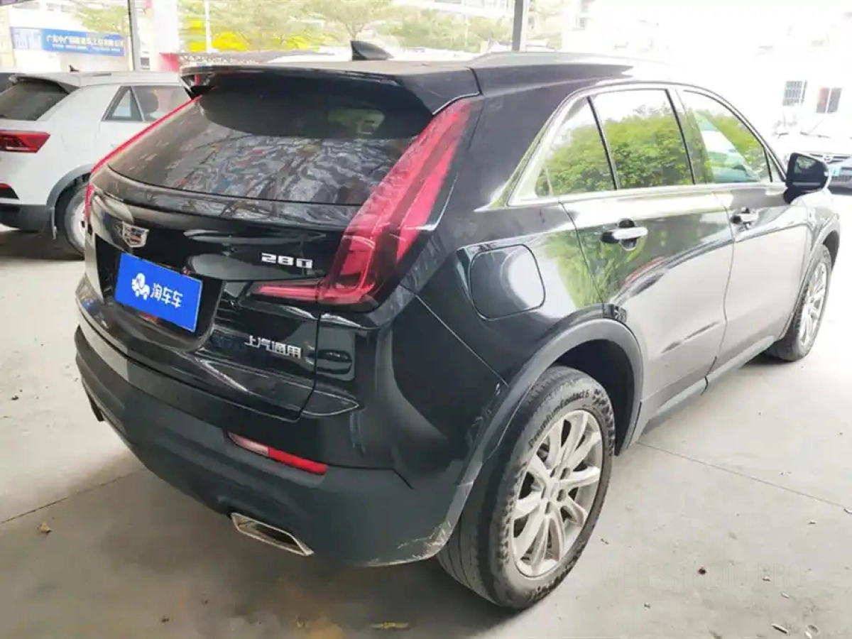 CADILLAC XT4