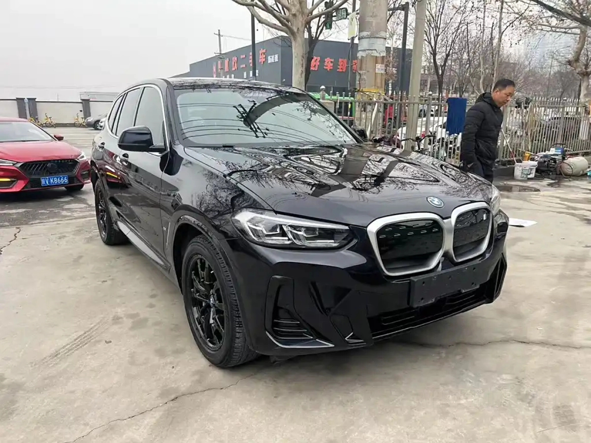 BMW IX3