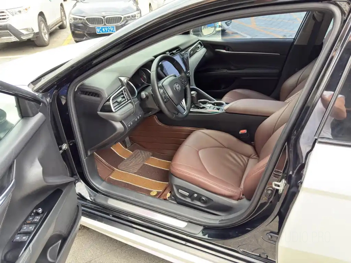 TOYOTA CAMRY