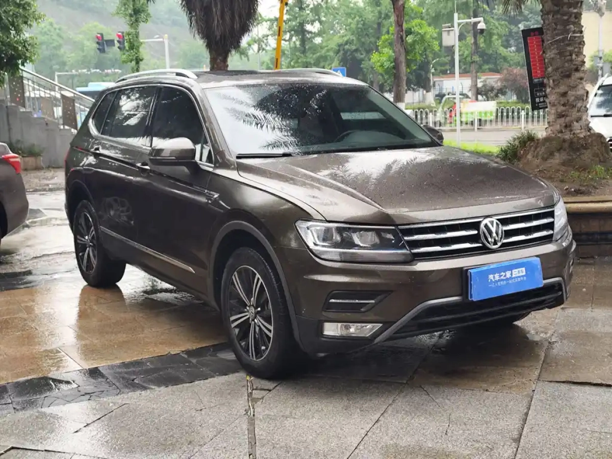 VOLKSWAGEN TIGUAN L