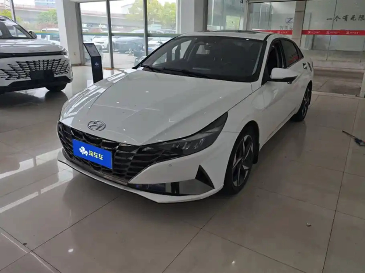 HYUNDAI ELANTRA