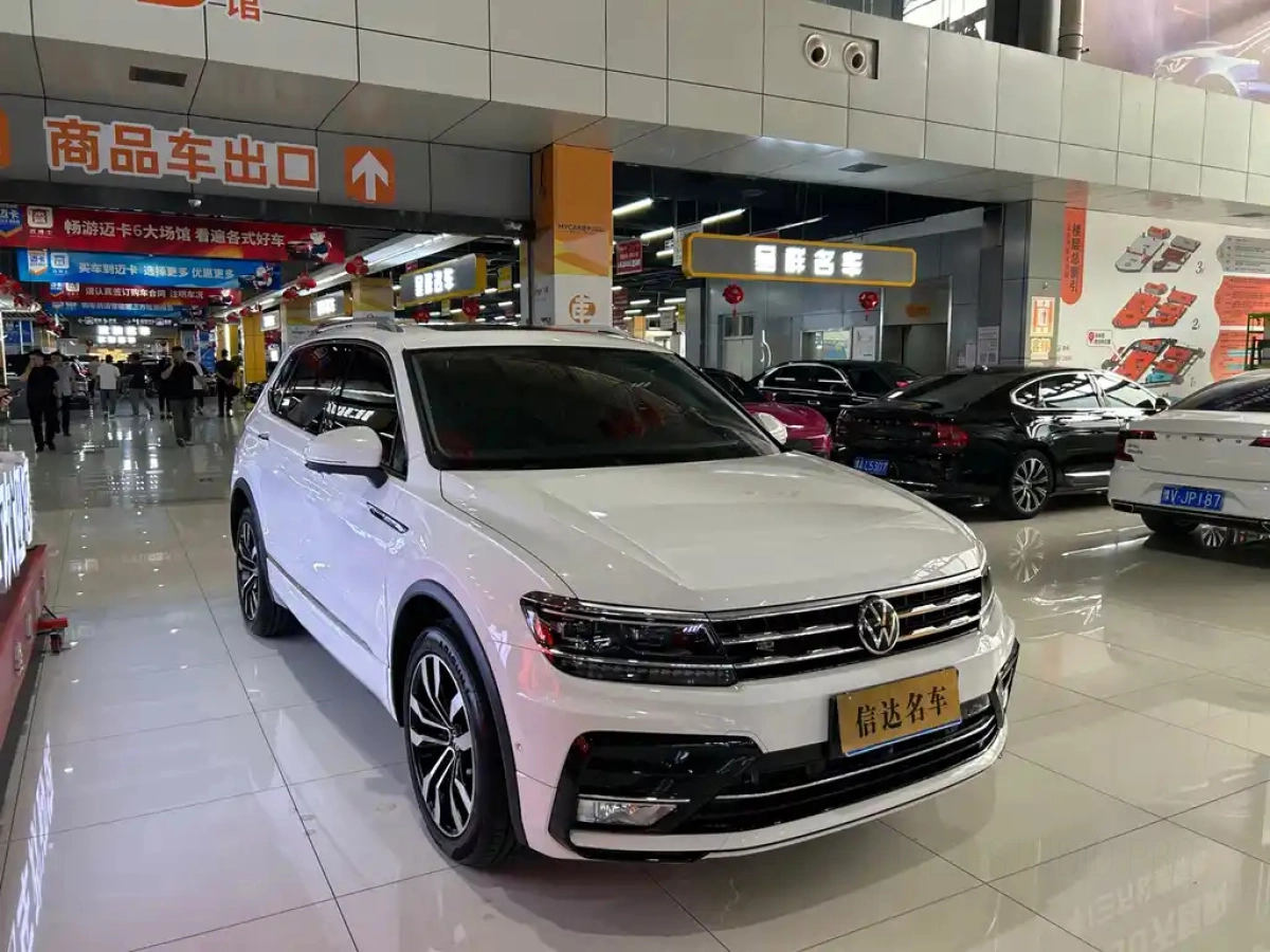 VOLKSWAGEN TIGUAN L
