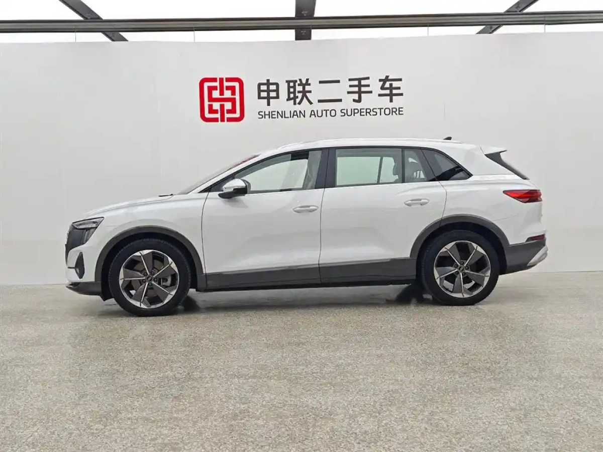 AUDI Q5 E-TRON