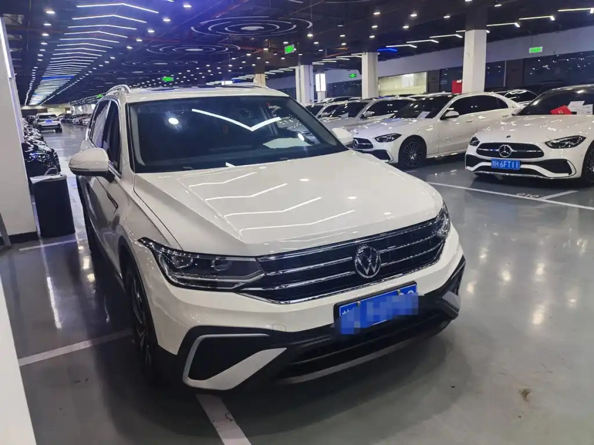 VOLKSWAGEN TIGUAN L