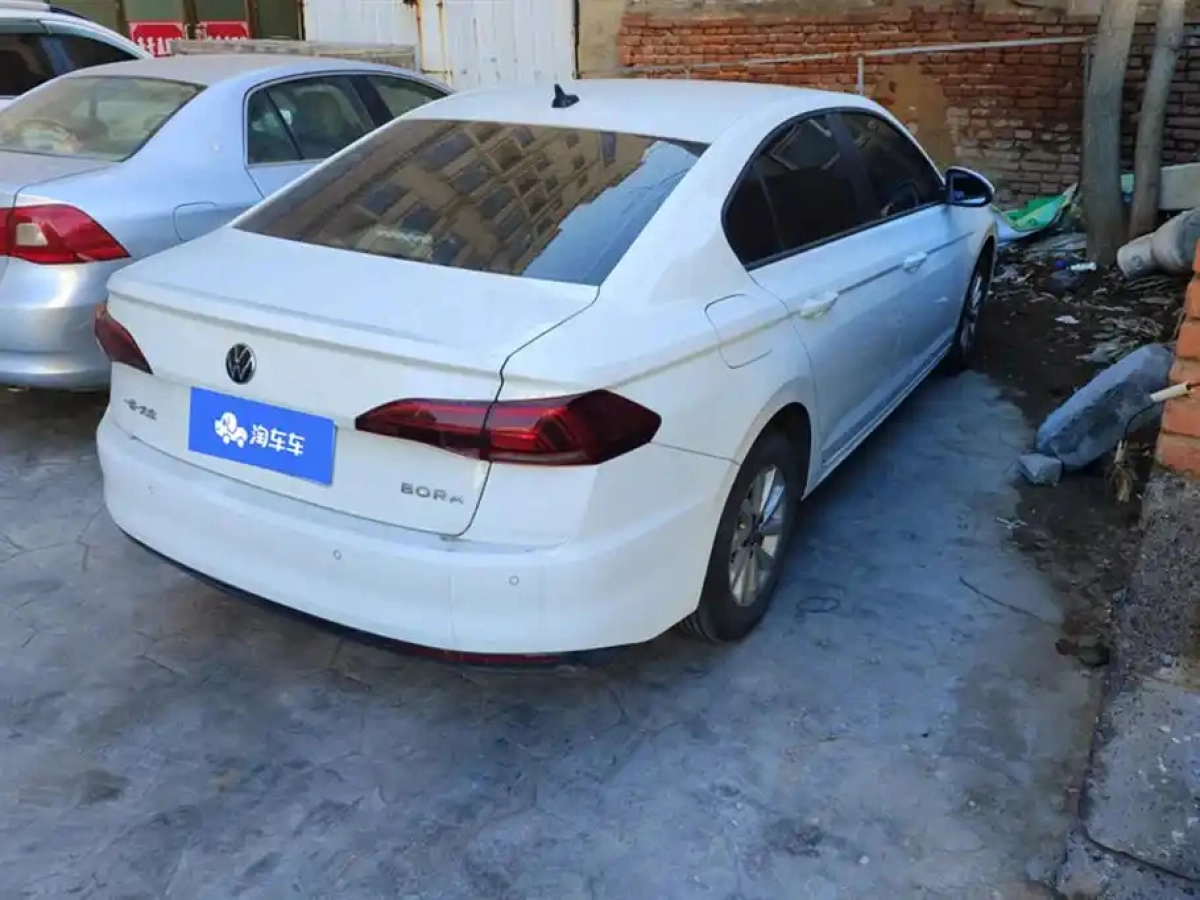 VOLKSWAGEN BORA