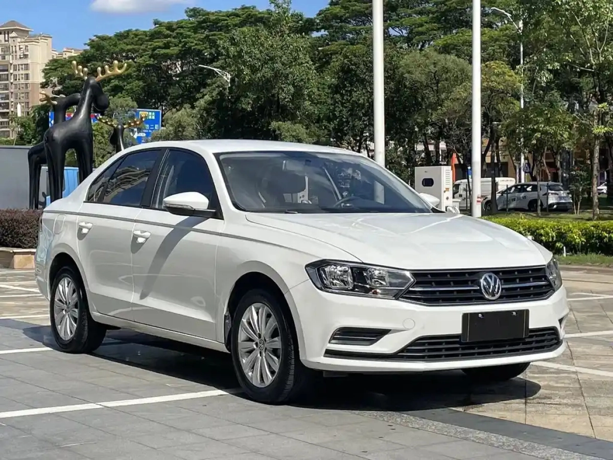 VOLKSWAGEN BORA