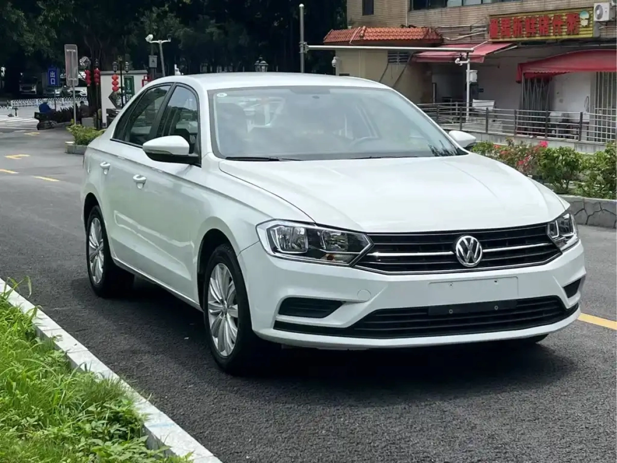VOLKSWAGEN BORA