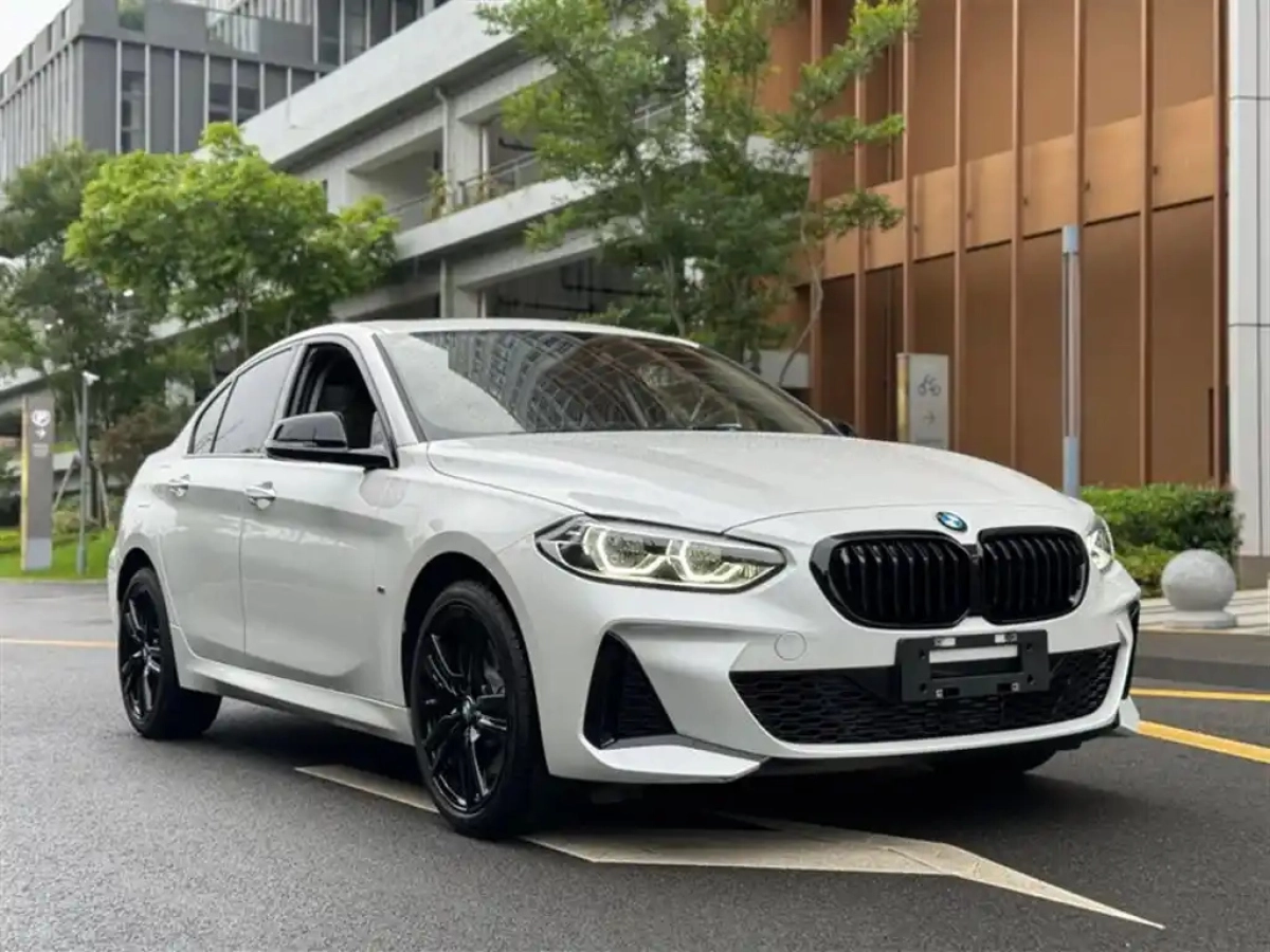 BMW 1-SERIES