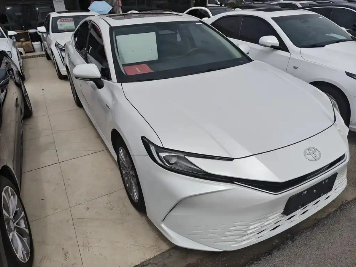 TOYOTA CAMRY
