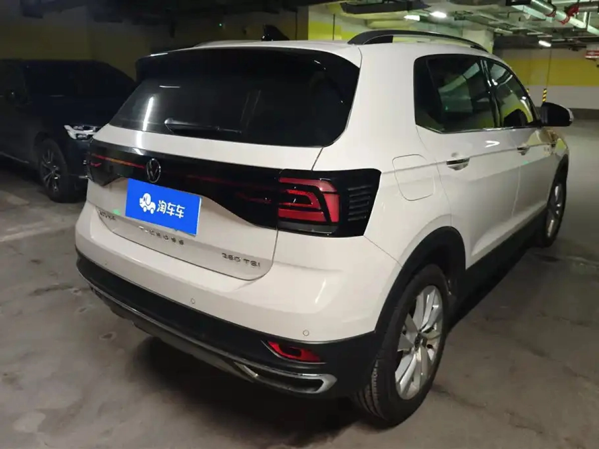VOLKSWAGEN T-CROSS
