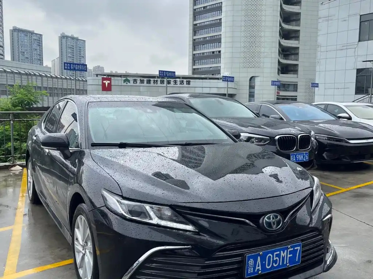 TOYOTA CAMRY