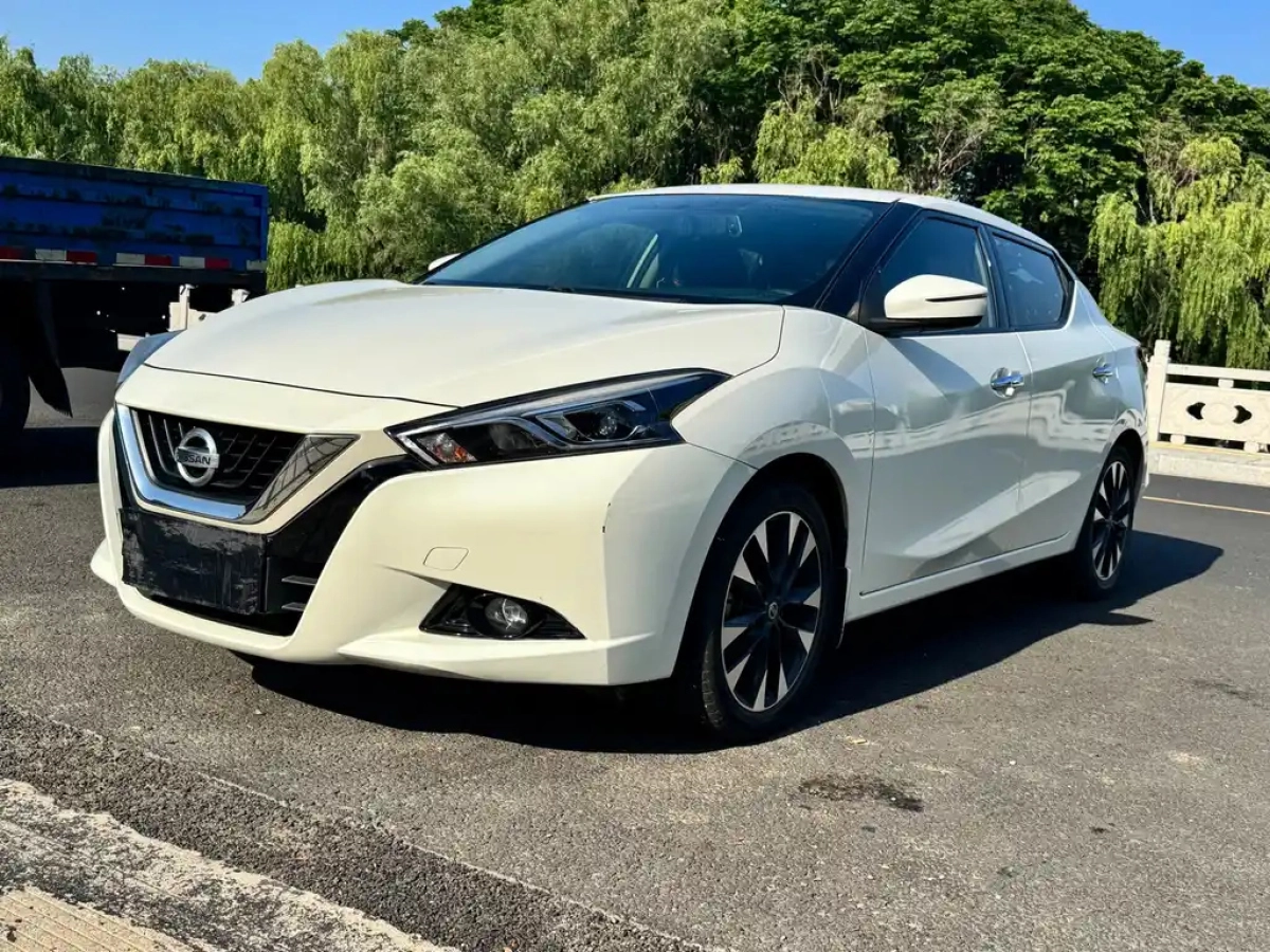 NISSAN LANNIA