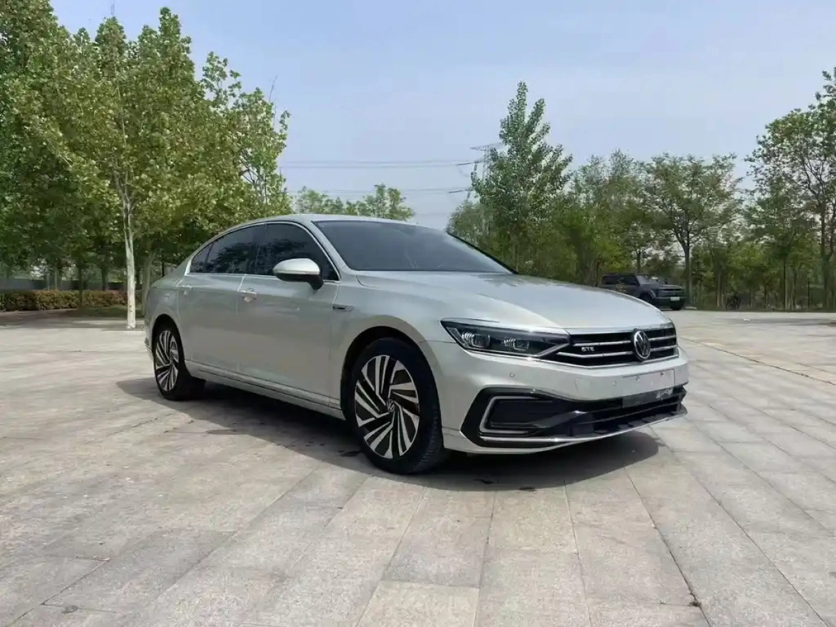 VOLKSWAGEN MAGOTAN GTE PLUG IN HYBRID