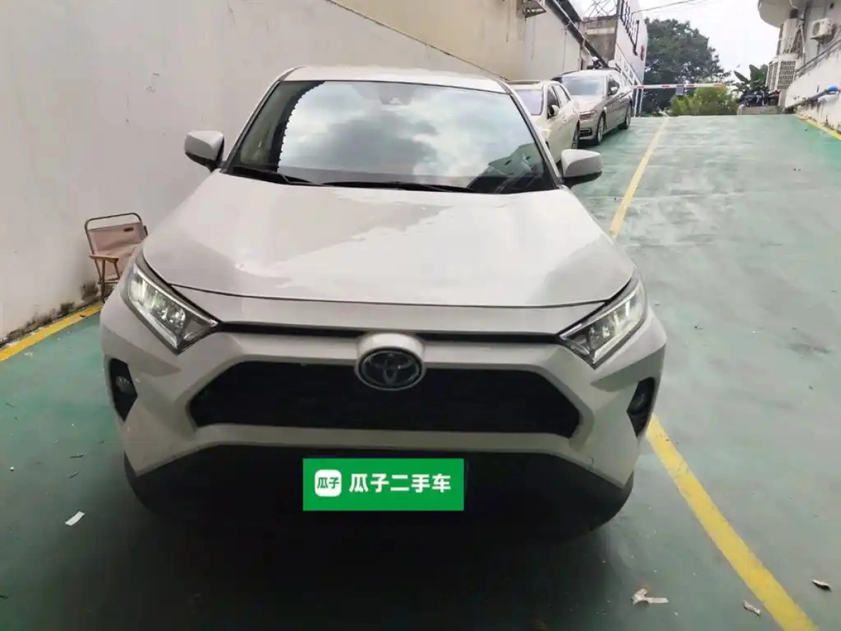 TOYOTA RAV4 RONGFANG