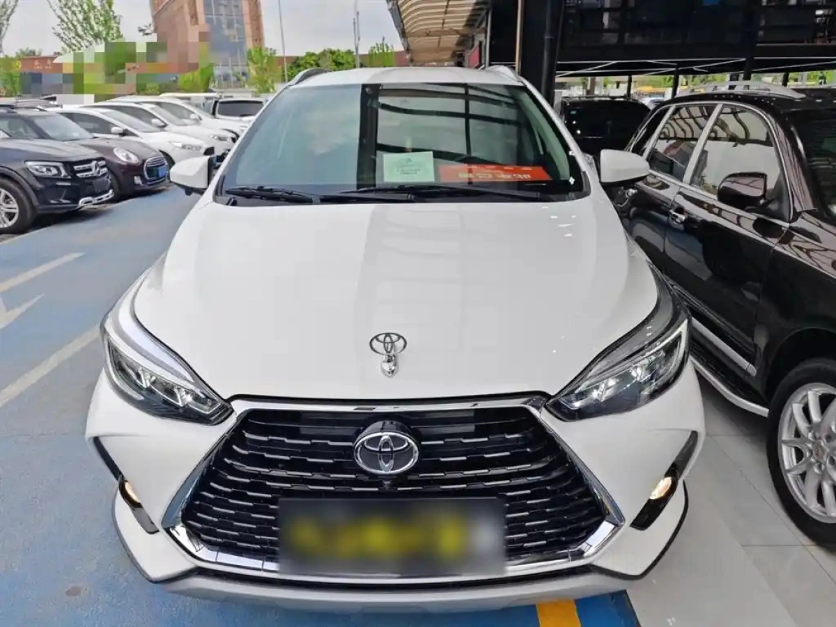 TOYOTA YARIS L DAZZLING