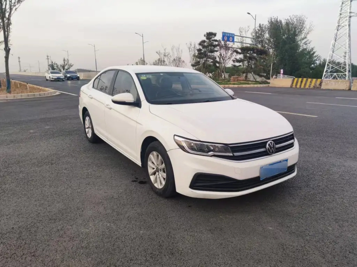 VOLKSWAGEN BORA