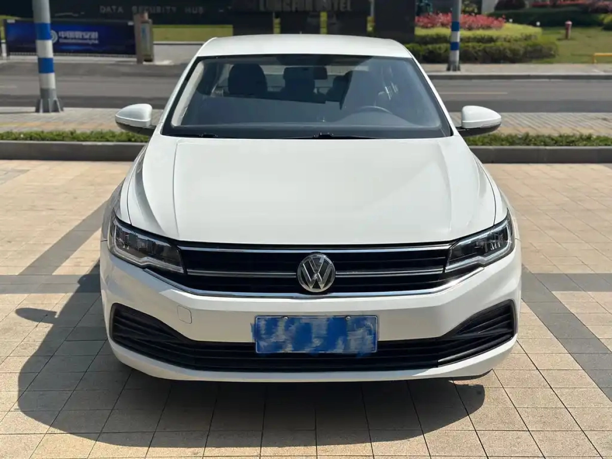 VOLKSWAGEN BORA