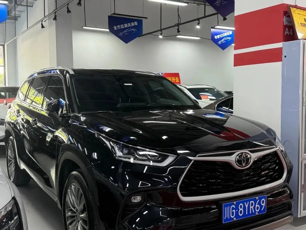 TOYOTA HIGHLANDER