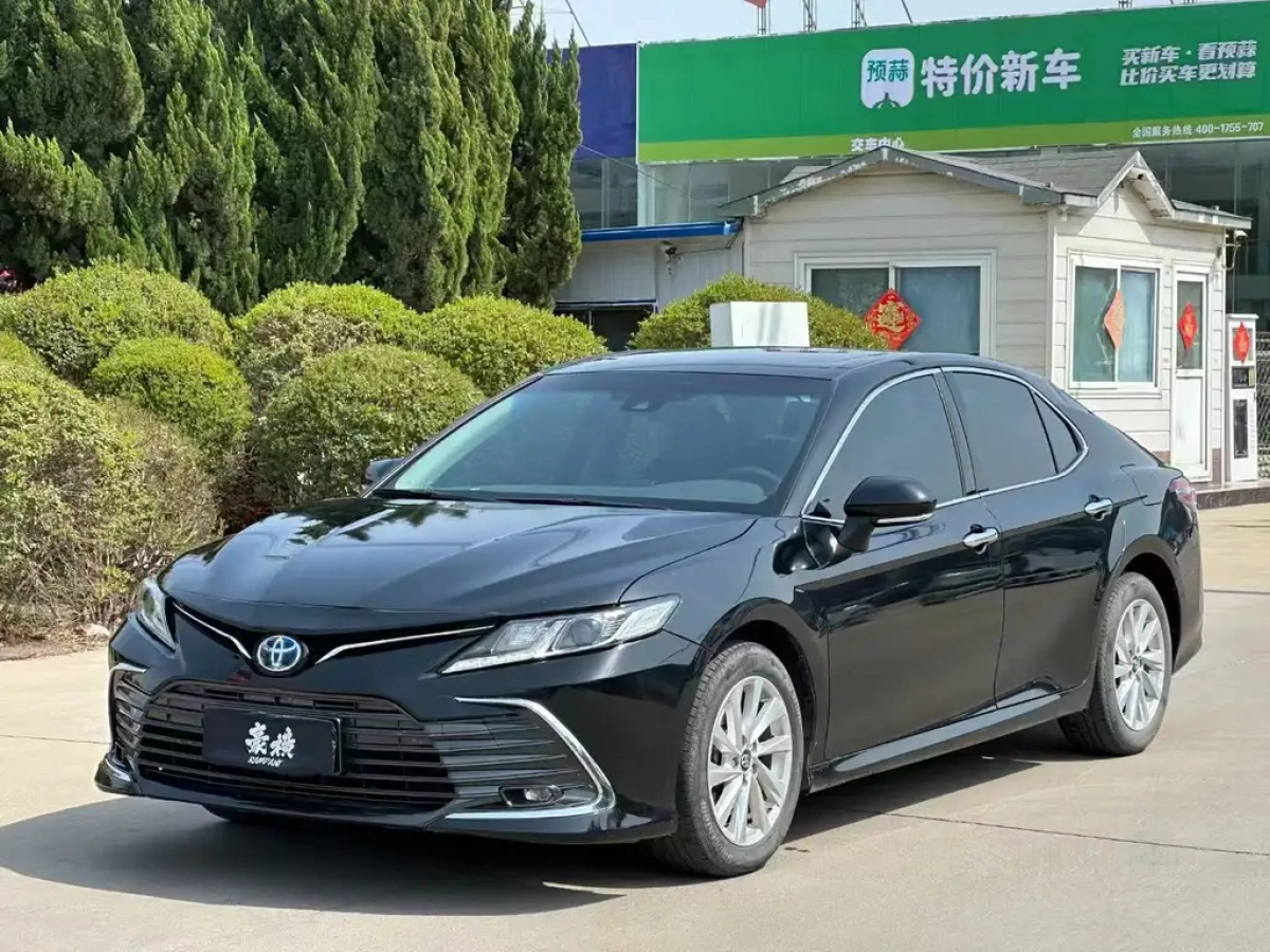 TOYOTA CAMRY