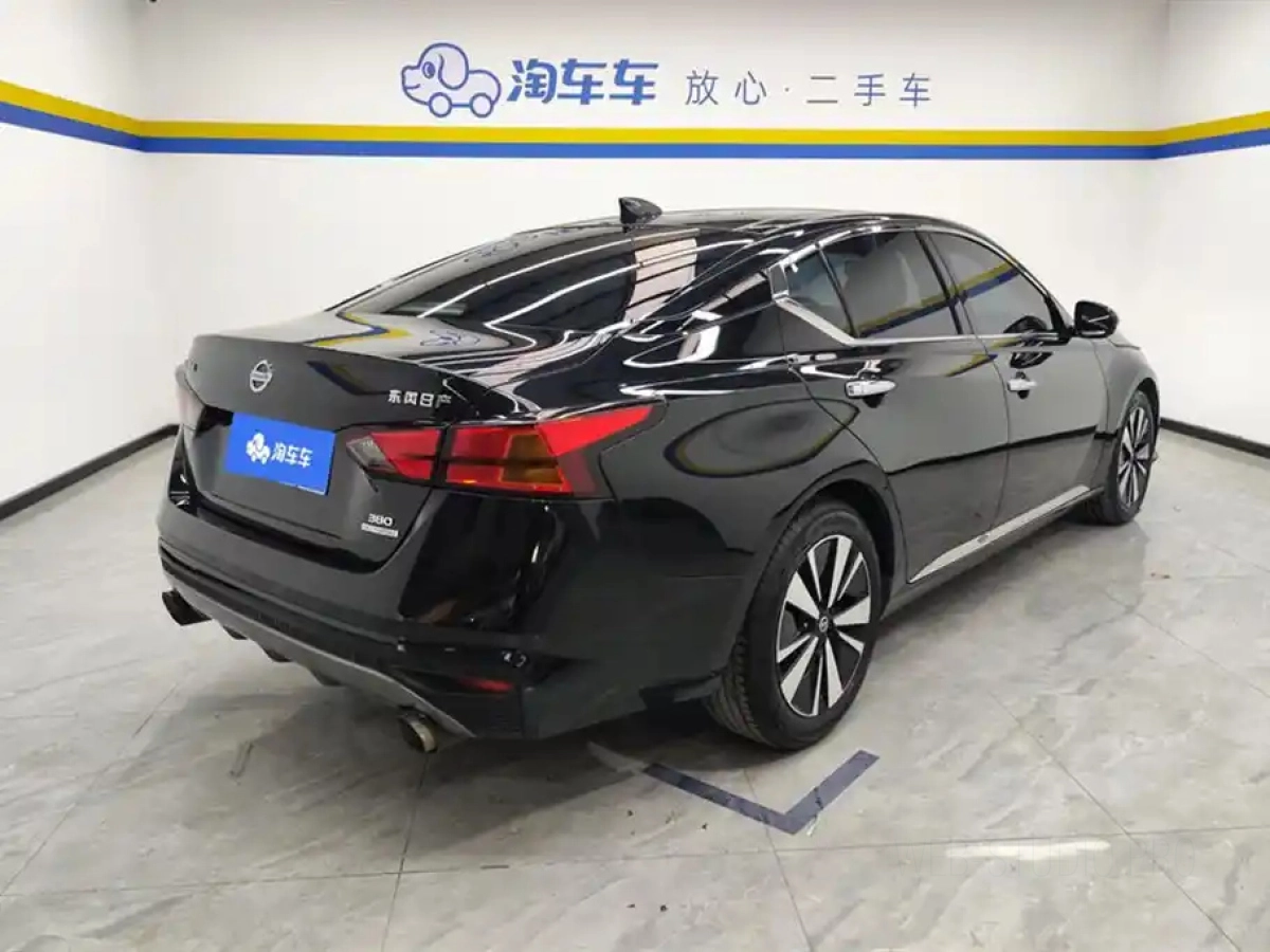 NISSAN TEANA