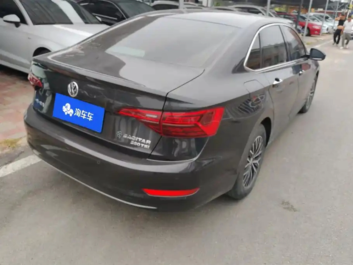 VOLKSWAGEN SAGITAR