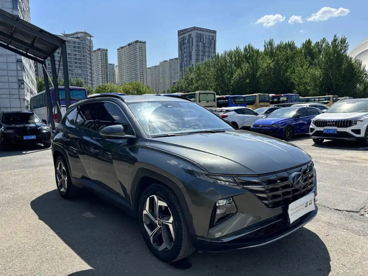 HYUNDAI TUCSON