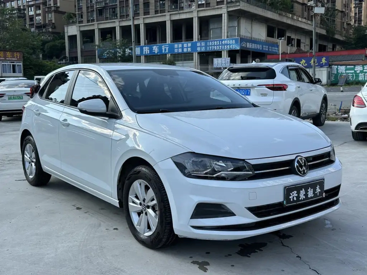 VOLKSWAGEN POLO
